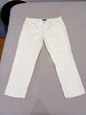 Banana Republic White Girlfriend Jeans Size 32/14 Regular